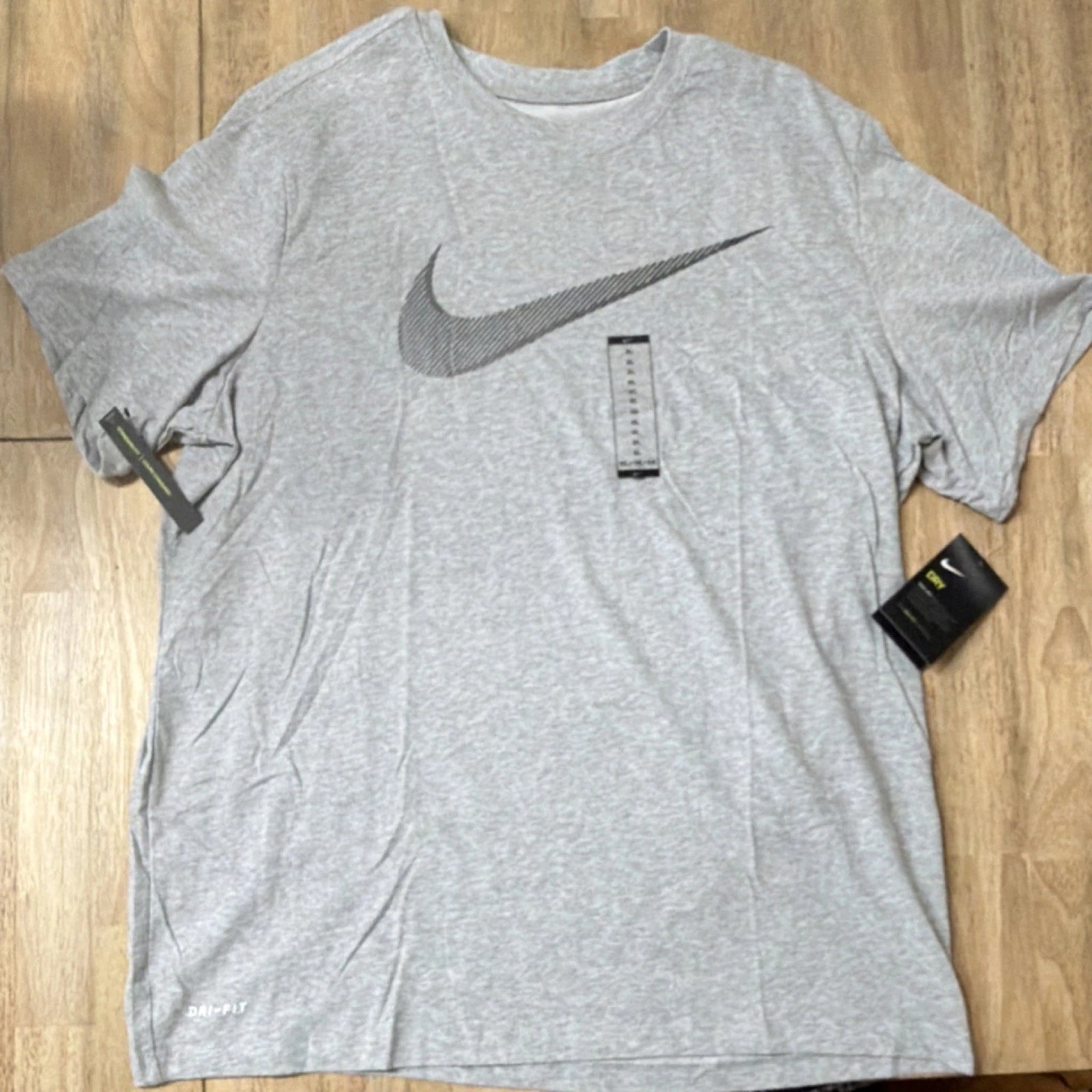 Nike The Nike Tee Dri-FIT Men's Gray L Short Sleeve T-Shirt AR5968-063