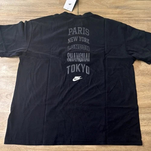 Nike The Nike Tee Loose Fit Men's Black Graphic Print T-Shirt L HJ0580-010