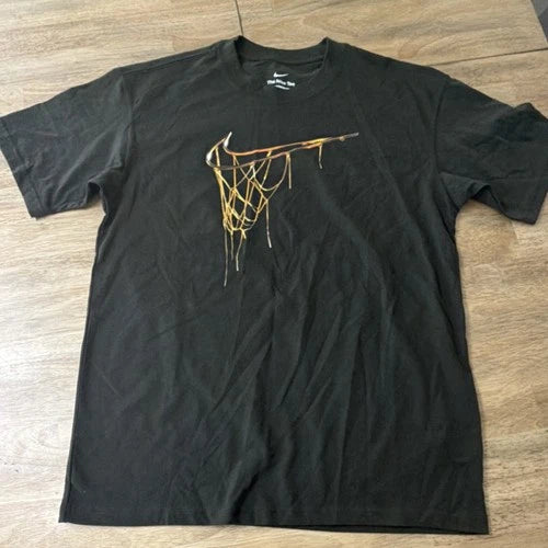 Nike The Nike Tee Loose Fit Men's Black Basketball Graphic T-Shirt S