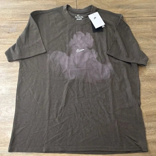 Nike The Nike Tee Loose Fit Men's Brown Graphic Short Sleeve T-Shirt L HJ0778-0…