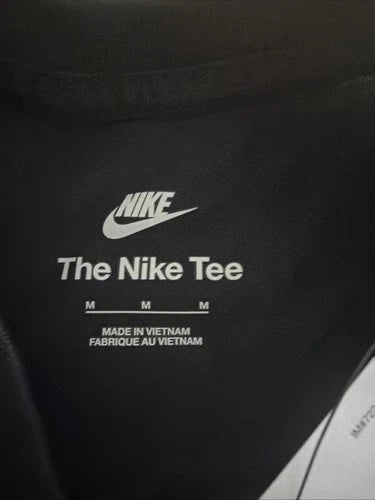 Boys Nike M Graphic T Shirt HV5206-010 New With Tags