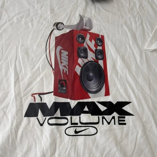 Nike The Nike Tee Loose Fit Men's White Graphic T-Shirt XL HQ9279-100