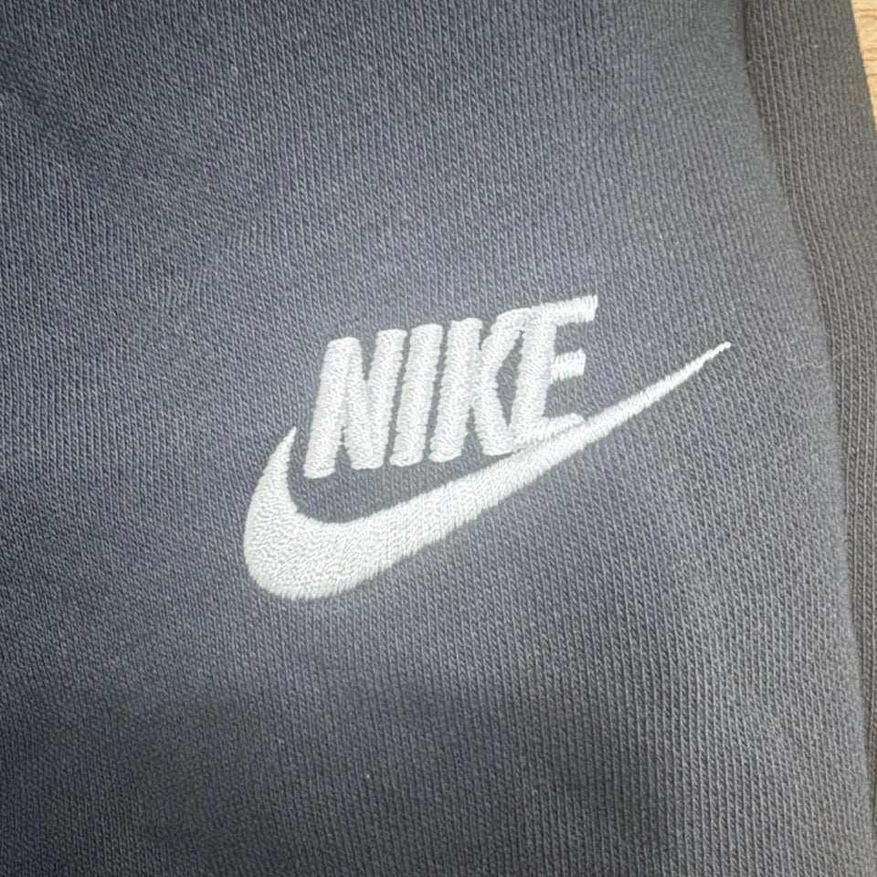 Nike Women's Plus Size black sweatpants (1X) XL
