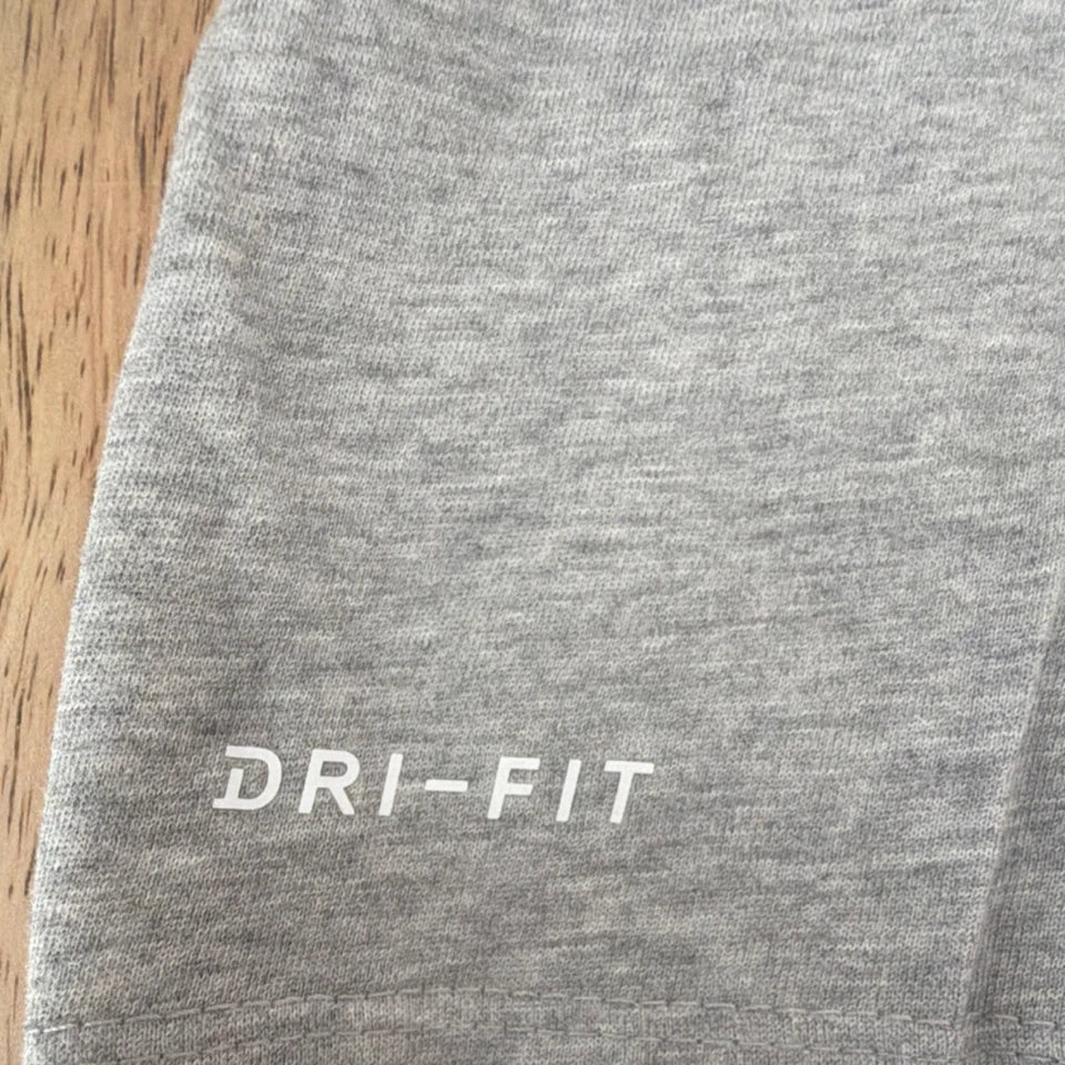 Nike Dri-FIT The Nike Tee M Gray Regular Fit Lightweight Crew Neck Short Sleeve AR5968-063