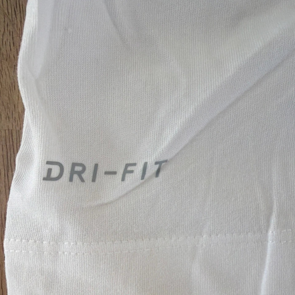NikeThe Nike Dri-FIT Men's White Short Sleeve T-Shirt L AR5968-100